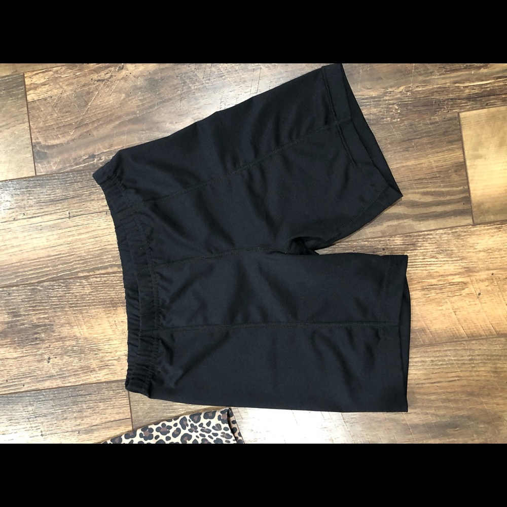 Shorts - Picture 3 of 3